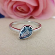 獨特設計18K白金梨形海藍寶戒指