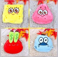 【＄65/個＊一次需要下單4個】全套4款各1 正品 海綿寶寶 派大星 蟹老闆 路人魚 毛絨 可掛袋 零錢包 台灣康是美