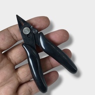 NB Wire Cutter Black - Small
