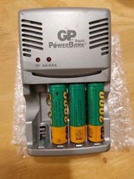 GP 電池充電器