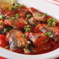 ℔ ❁ ♖ ♞,♘,♙Montano Spanish Style Sardines in Tomato Sauce with Olive Oil ( 228g )