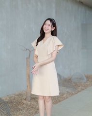 CARA IRIS dress (Cream) เดรสแขนปาดคลุมไหล่ กระเป๋าสองข้าง