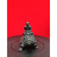 全泰第一龙婆柳骑招财龟供奉型金身 高10宽8深13.5cm Lp Liew Wat Rai Tang Tong 2546