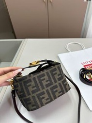 FENDI芬迪飯盒包