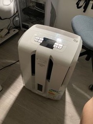 Delonghi Dehumidifier (原價2000）