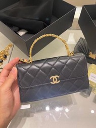 全新 22b Chanel logo handle flap bag 羊皮黑金 vip款