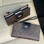 กระเป๋าสตางค์ผู้หญิง คลัตช์，กระเป๋าสตางค์ข้อมือ COACH TECH WALLET IN COLORBLOCK SIGNATURE CANVAS