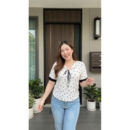 A.O.N.Shop T-Shirt For Chubby Women V-Neck Short Sleeves Bow Tie In Front Cute Pattern Two-Tone Ches