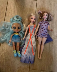公主娃娃
其中Elsa有音樂（frozen 2主題曲）Barbie