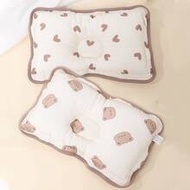 1ชิ้น หมอนเด็กพิมพ์ลายน่ารักที่ได้รับการรับรอง Oeko-Tex พร้อมขอบ, หมอนรองคอศีรษะทุย ป้องกันศีรษะแบน 