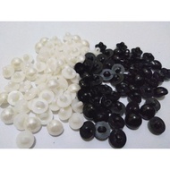 Plain mushroom buttons size 11mm black/milk white, 100pcs