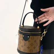 ෆ LV發財桶 化妝箱包