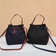 🆕🆕🇯🇵日版Agnes B 輕便配皮小水桶手袋 包包