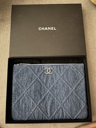 全新 Chanel 19 牛仔布手拿包 clutch 2022P