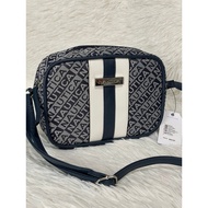 NAUTICA CAMERA BAG - - US BOUGHT
