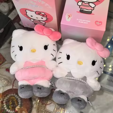 Jisoo Style Hello Kitty Plush Keychain Kawaii Pearl Puffy Skirt Jisoo Kitty cat Stuffed Heart Carabi