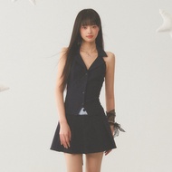 Weekend hub | เสื้อผูกคอแขนกุดสีดำ กระชับเอว