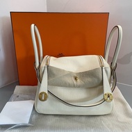 HERMES愛馬仕 Lindy 26 Z刻 金扣 Clemence小公牛皮 nata 奶油白