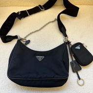 Prada經典黑色尼龍三合一包，輕微使用痕跡
