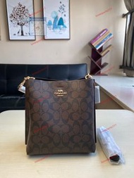 Coach 蔻馳 CA582 Mollie系列 小號水桶包C紋印花手提單肩斜跨包，配兩條肩帶 可手提可斜挎，尺寸：222010cm。
