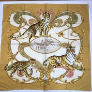 Salvatore Ferragamo 老虎與豹 金色 絲巾