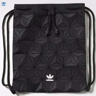 【吉米.tw】全新正品 愛迪達 ADIDAS BUCKET GYM SACK 黑  三宅一生束口袋 後背包 AY9352