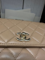 Chanel trendy woc