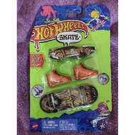 Hot Wheels Skate Series Rivited Ghastly Ghoul Skateboard New
