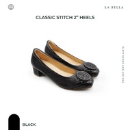 LA BELLA รองเท้าคัชชูส้นสูงหนังแกะ รุ่น QUEEN STITCH MID HEELS - BLACK