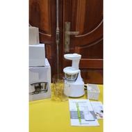Japanese domestic slow juicer Hurom HU-400 (3H40027048)_Japanese domestic product, 100V electricity