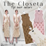 THE CLOSETA : LB543 2-Piece Set Cream-Colored Vest With Flower Brooch + 3d Flower-Decorated Rubber S