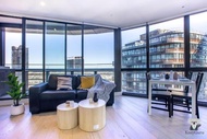 KOZYGURU DOCKLANDS HIGH LEVEL WATERVIEW 1BED POOL VDO883-2009