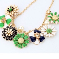 Exaggerated geometric mosaic necklace