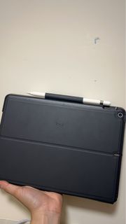 Lightly used Ipad Air 3 (64GB) with logitech keyboard and apple pencil