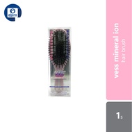 Vess Mineral Ion Hair Brush 1s