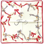 Fendi 緞帶與珍珠印花薄紗絲巾，復古 Logo 設計 18 x 18 英吋