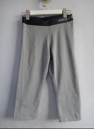 正品 NIKE PRO 灰色 七分瑜珈褲/緊身褲 size: L
