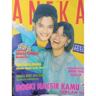 Various Magazines + Bonus Bruce Willis Poster & Calendar