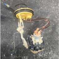 BMW E39 FUEL PUMP ( USED )
