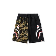 กางเกงขาสั้นผู้ชาย BAPE กางเกงขาสั้นเย็บปะติดปะต่อกันสองด้านลายพรางหัวฉลามสีดำและสีเทา M ~ 3XL