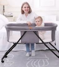 （訂貨價：$368）可摺疊嬰兒床 旅行嬰兒床 摺疊嬰兒床 有轆BB搖籃床(送床墊)(包住宅送貨)