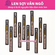 Clover crochet needle with leopard print (26252) crochet needle crochet hook