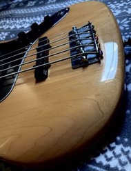 Squier VM 5-string passive bass