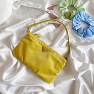 Prada 黃色再生尼龍腋下包