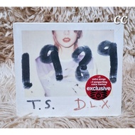 TAYLOR SWIFT 1989 WITH POLAROID DELUXE