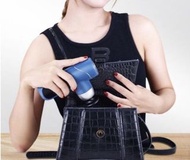 尖沙咀店取令你更有信心！全新現貨！迷你便攜J2筋膜槍電動沖擊 Fascial Gun Massage Gun 按摩器 健身器材家用 減肥 深層按摩 按摩槍 FascialGun 筋膜按摩槍 massa