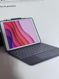 Iogitech ipad keyboard case with trackpad iPad 保護套連鍵盤