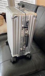 NEW Rimowa Suitcase Classic Cabin Silver