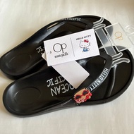 Ocean Pacific HELLO KITTY Sandals, Black