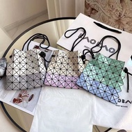 Issey ★ Miyake new New women's bag geometric rhombus crossbody bag rhombus men's and women's college style geometric rhombus bag